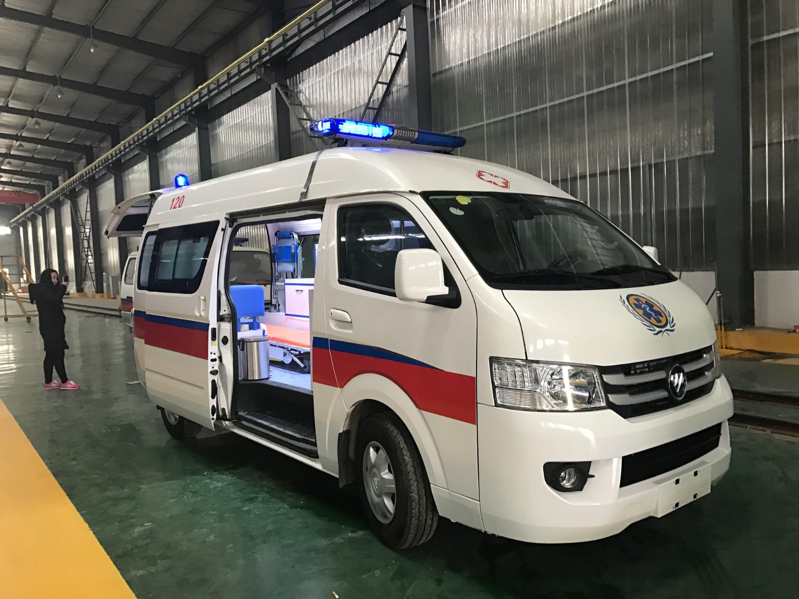 舞钢市救护车转院